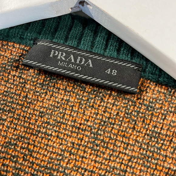 Prada AW/18 Runway Camel Brown Chevron Logo Cashmere Crew-Neck Sweater - Picture 10 of 13